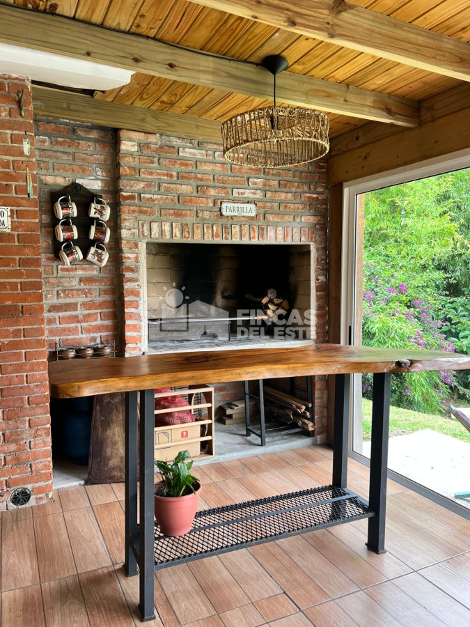 Casa ID.2355/Casa-en-alquiler-de-enero-4-dormitorios-en-Cantegril-Punta-del-este- - Casa en alquiler de enero 4 dormitorios en Cantegril  Punta del este 