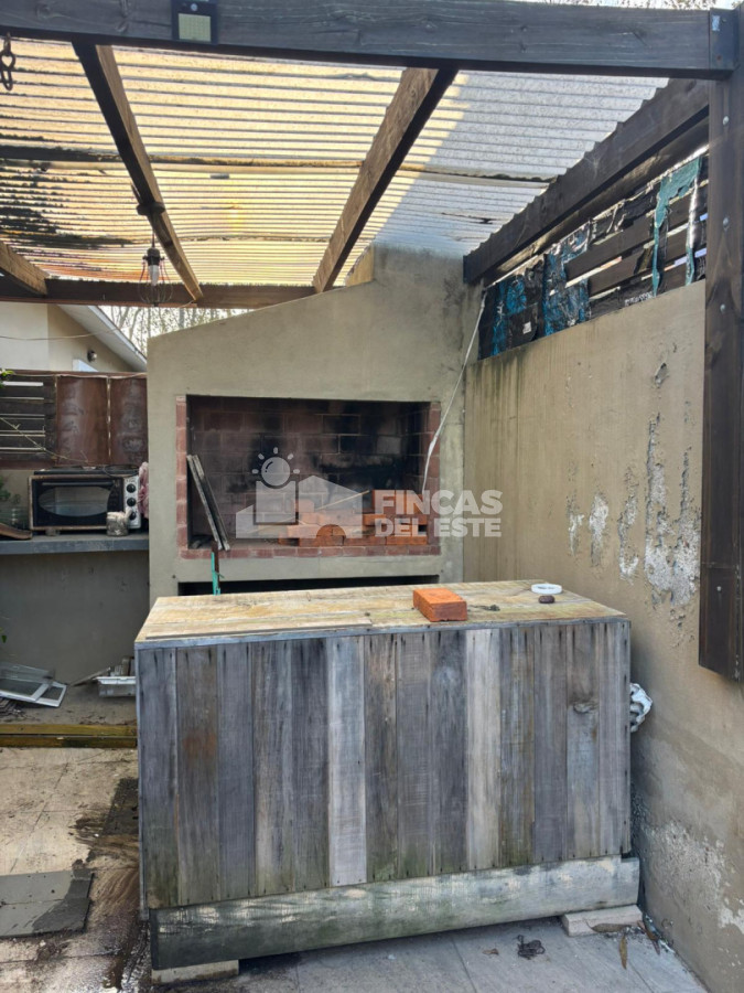Casa ID.2844/Casa-en-venta-en-Maldonado-de-dos-dormitorios,-ideal-renta - Casa en venta en Maldonado de dos dormitorios, ideal renta
