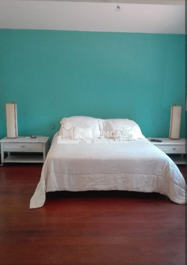 Casa ID.2355/Casa-en-alquiler-de-enero-4-dormitorios-en-Cantegril-Punta-del-este- - Casa en alquiler de enero 4 dormitorios en Cantegril  Punta del este 