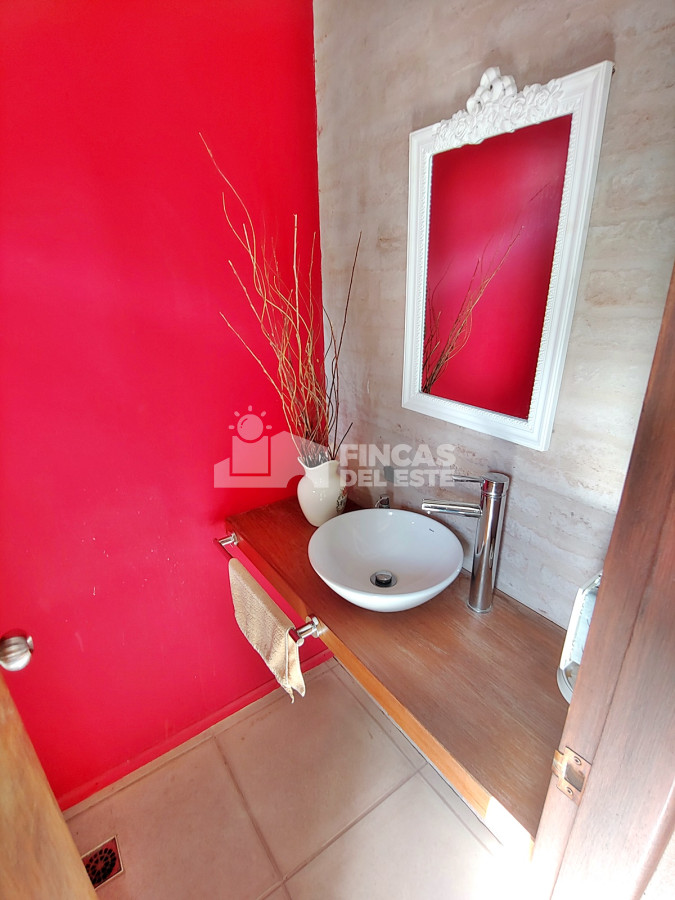 Casa ID.1346/Hermosa-casa-en-Pinares-en-alquiler-de-3-dormitorios - Hermosa casa en Pinares en alquiler de 3 dormitorios