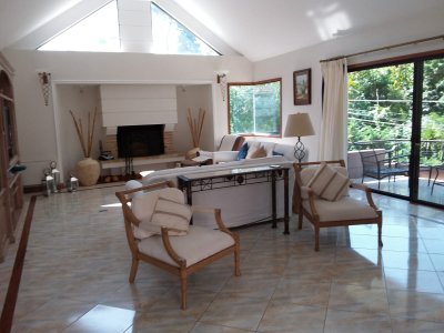 Casa en alquiler de temporada y anual de 4 dormitorios en San Rafael Punta del este 