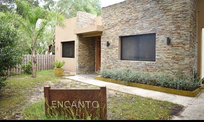 CASA EN LA BARRA