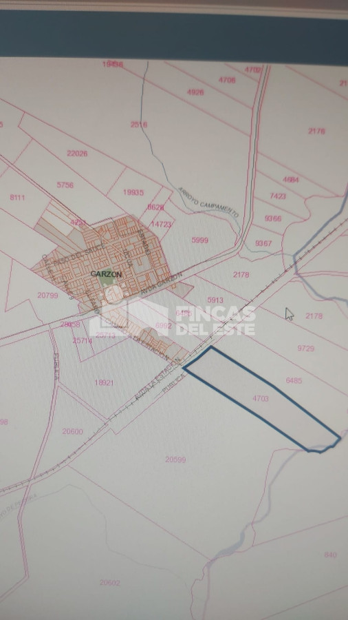 Campo en pueblo Garzón !! - GoPunta - Portal Inmobiliario de Punta del Este - Maldonado