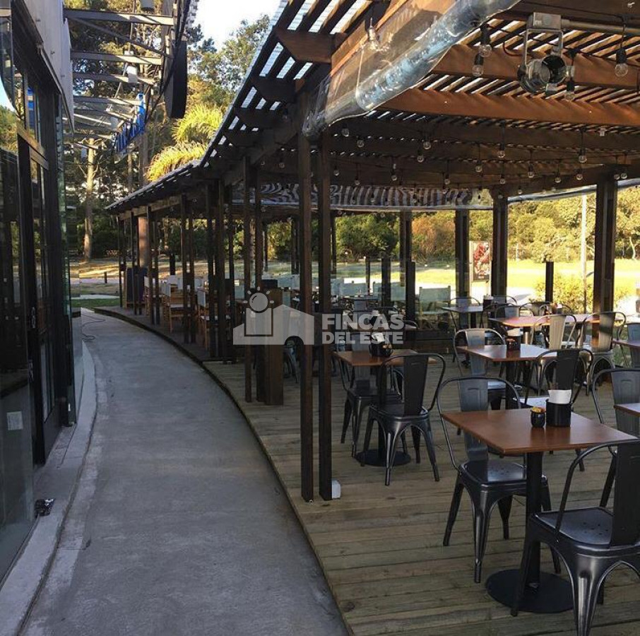 Local Comercial ID.938/LOCAL-COMERCIAL-Punta-Ballena--Solanas-Ruta-10-y-12- - LOCAL COMERCIAL Punta Ballena - Solanas Ruta 10 y 12 