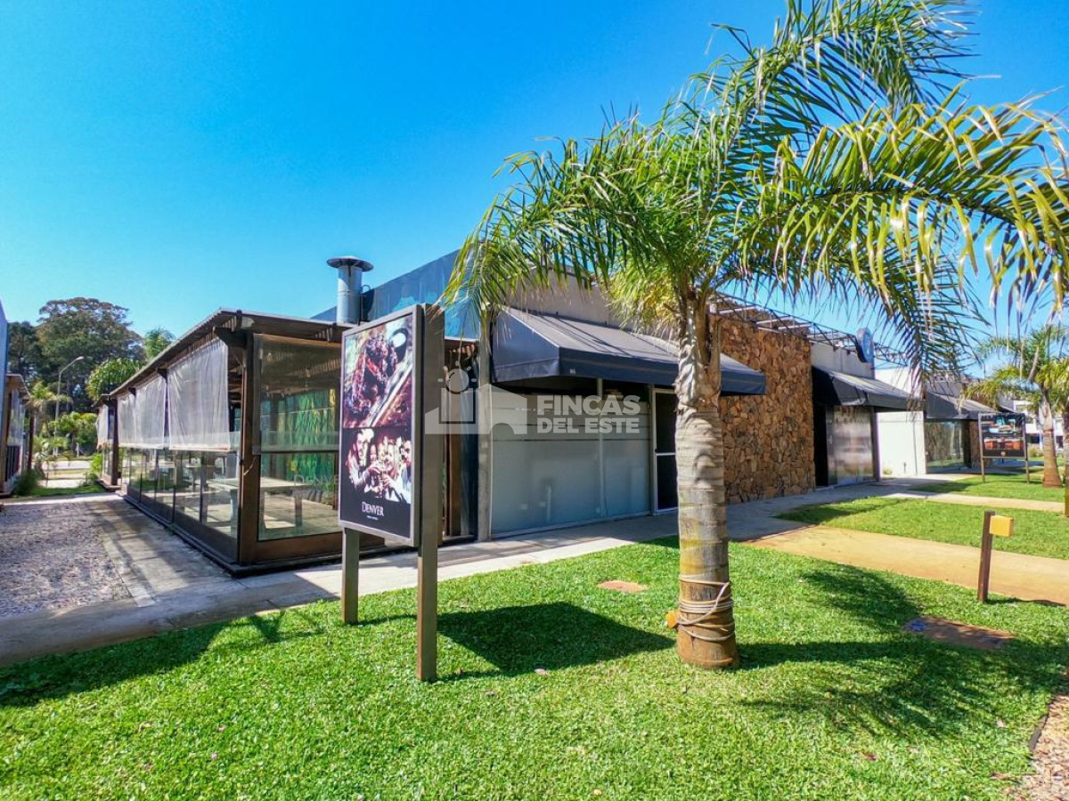 Local Comercial ID.938/LOCAL-COMERCIAL-Punta-Ballena--Solanas-Ruta-10-y-12- - LOCAL COMERCIAL Punta Ballena - Solanas Ruta 10 y 12 