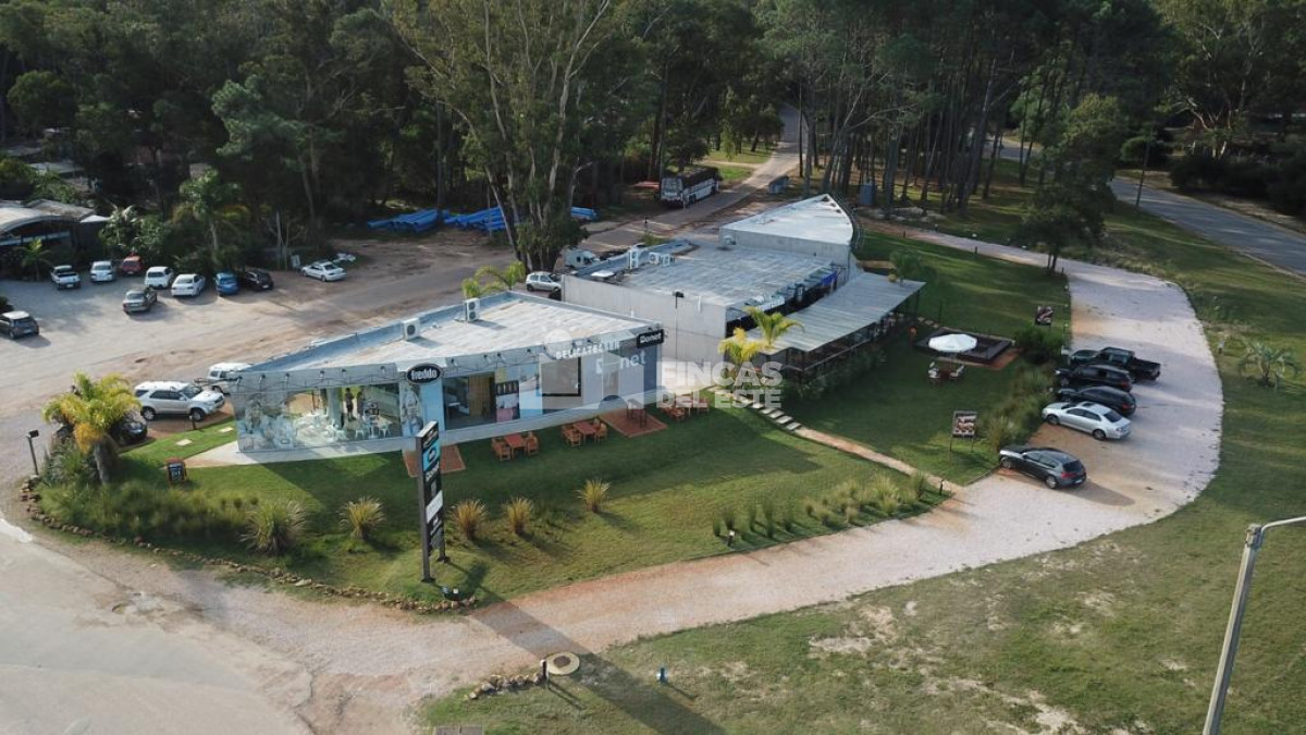 Local Comercial ID.938/LOCAL-COMERCIAL-Punta-Ballena--Solanas-Ruta-10-y-12- - LOCAL COMERCIAL Punta Ballena - Solanas Ruta 10 y 12 