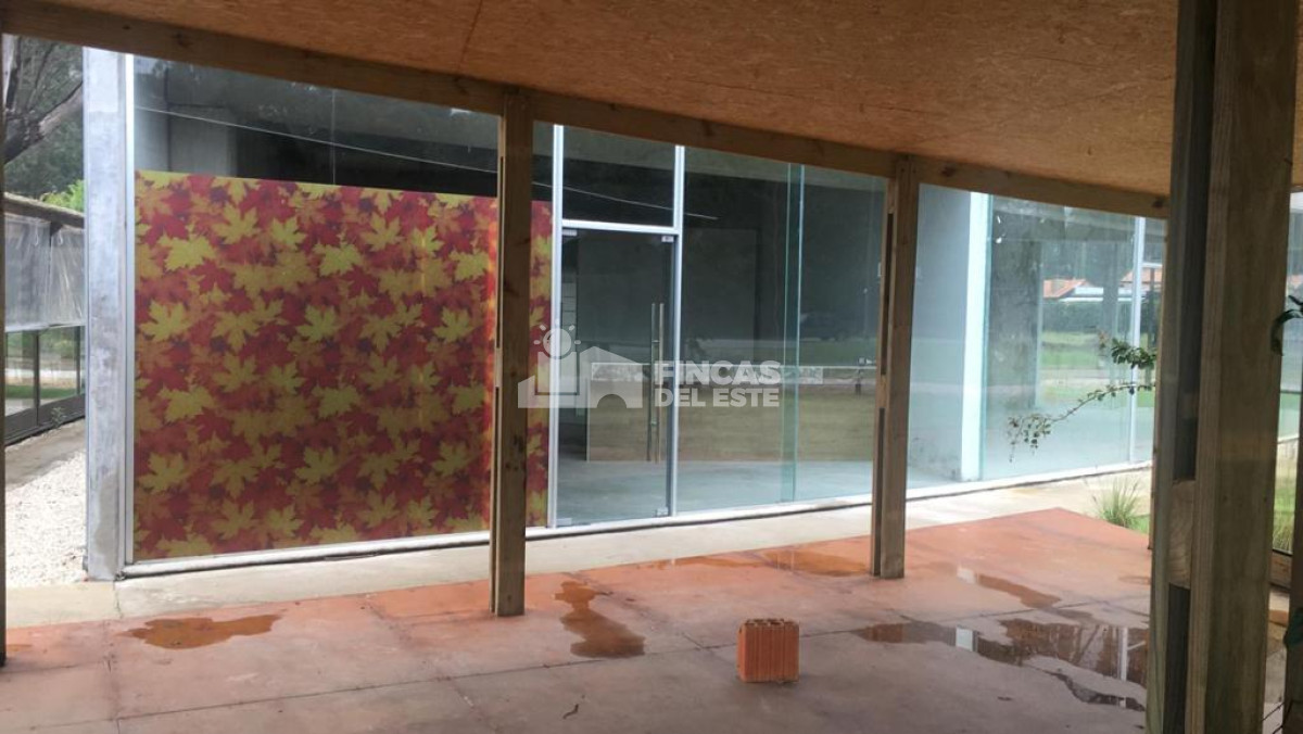 Local Comercial ID.938/LOCAL-COMERCIAL-Punta-Ballena--Solanas-Ruta-10-y-12- - LOCAL COMERCIAL Punta Ballena - Solanas Ruta 10 y 12 