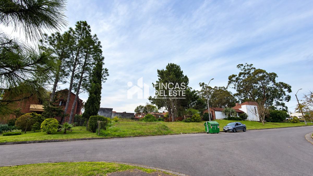 Terreno ID.2947 - Terreno en pinares- Maldonado