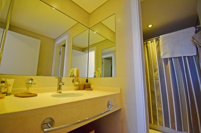 Depto en venta en Wind Tower, piso alto - RPL8998A