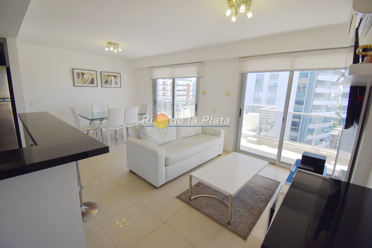 Oportunidad!! Departamento en Piso alto, con parrillero propio. - RPL12969A