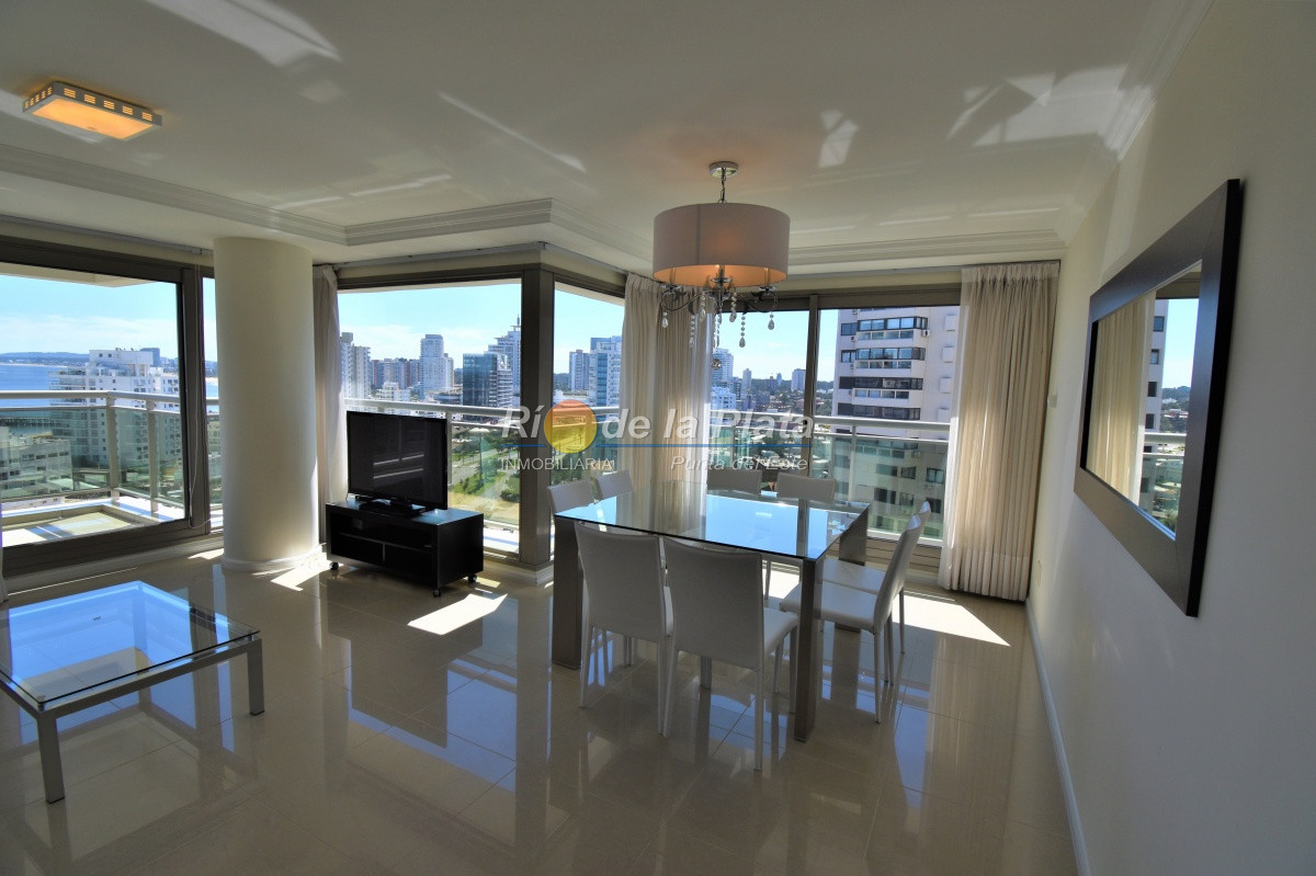 Piso alto en torre de categoría - RPL8557A