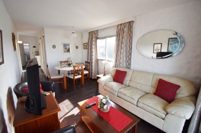 Depto en venta, playa mansa. Primera linea