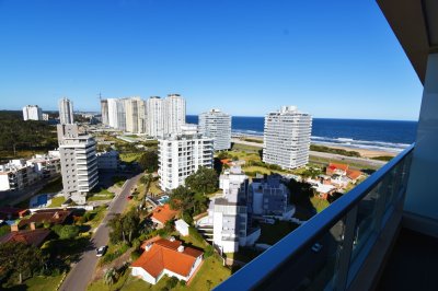 Wind Tower piso alto