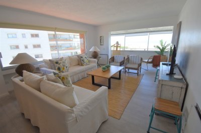 Apartamento en Brava, 3 dormitorios.