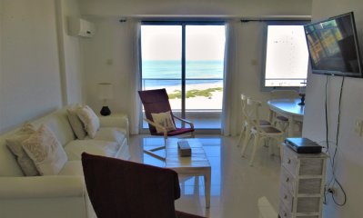 100 metros de Playa Brava.