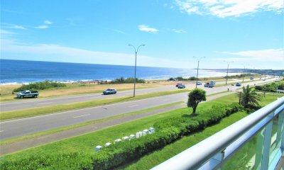Primera linea en Playa Mansa.