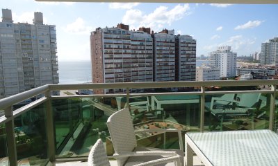 Imperiale frente a Playa Brava
