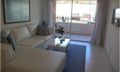 Apartamento de 2 dormitorios en edificio en primera línea de la Brava.