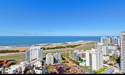 Depto en venta en Wind Tower, a metros de Playa Brava.