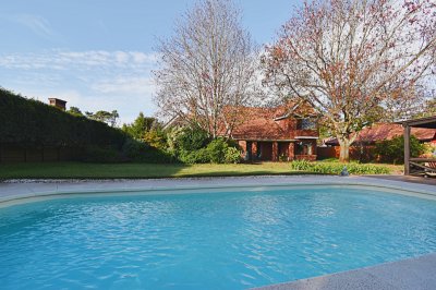 Casa en Jardines de Cordoba, excelente ubicacion