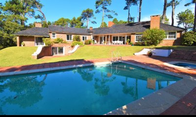 Importante Propiedad en Cantegril, 3000 m2 de terreno.