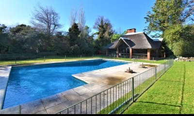 Importante Residencia en el Golf