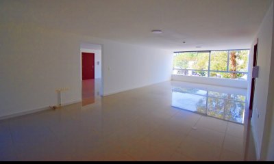 Edificio Corporativo en Avda Italia. Oficina en venta y-o alquiler anual