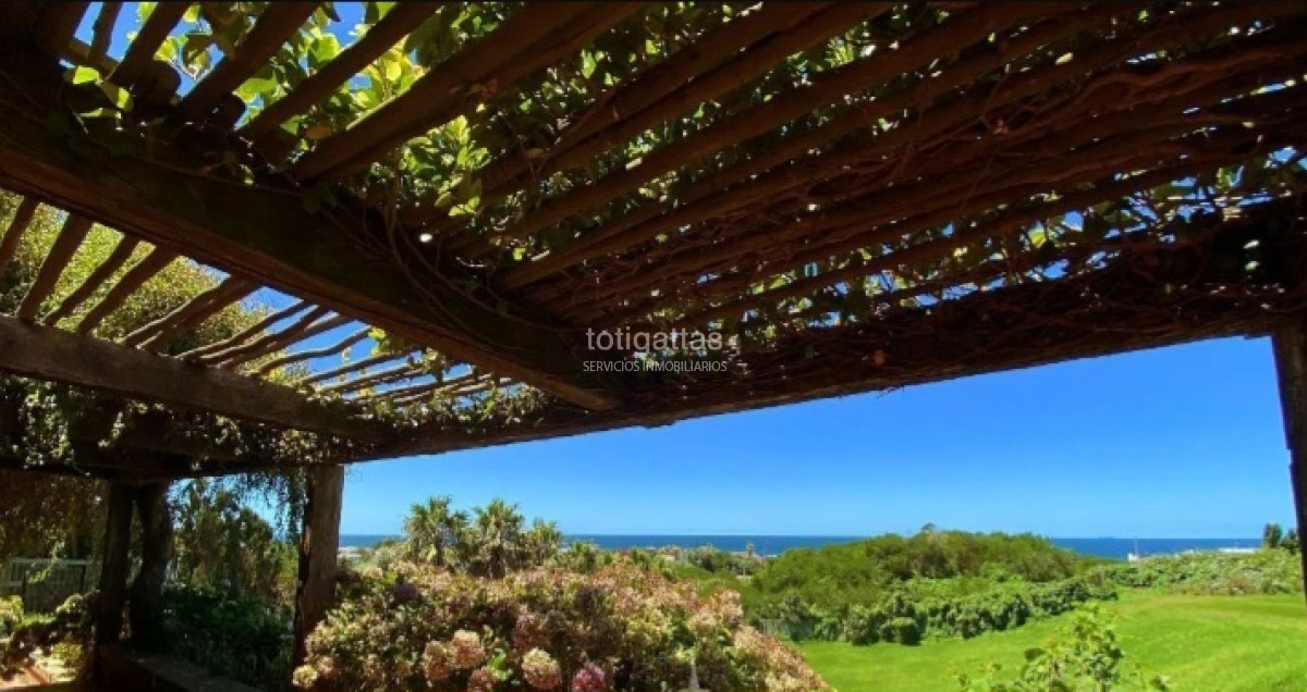 Casa ID.1494 - Vista y cercania a la playa