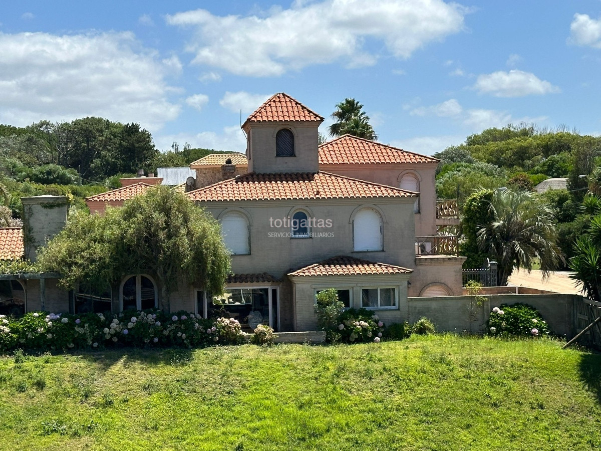 Casa ID.1494 - Vista y cercania a la playa