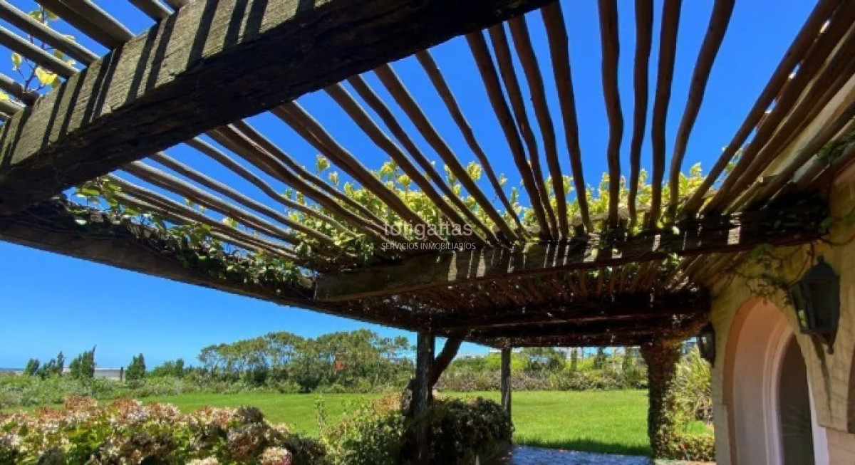 Casa ID.1494 - Vista y cercania a la playa