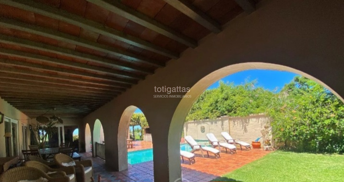 Casa ID.1494 - Vista y cercania a la playa