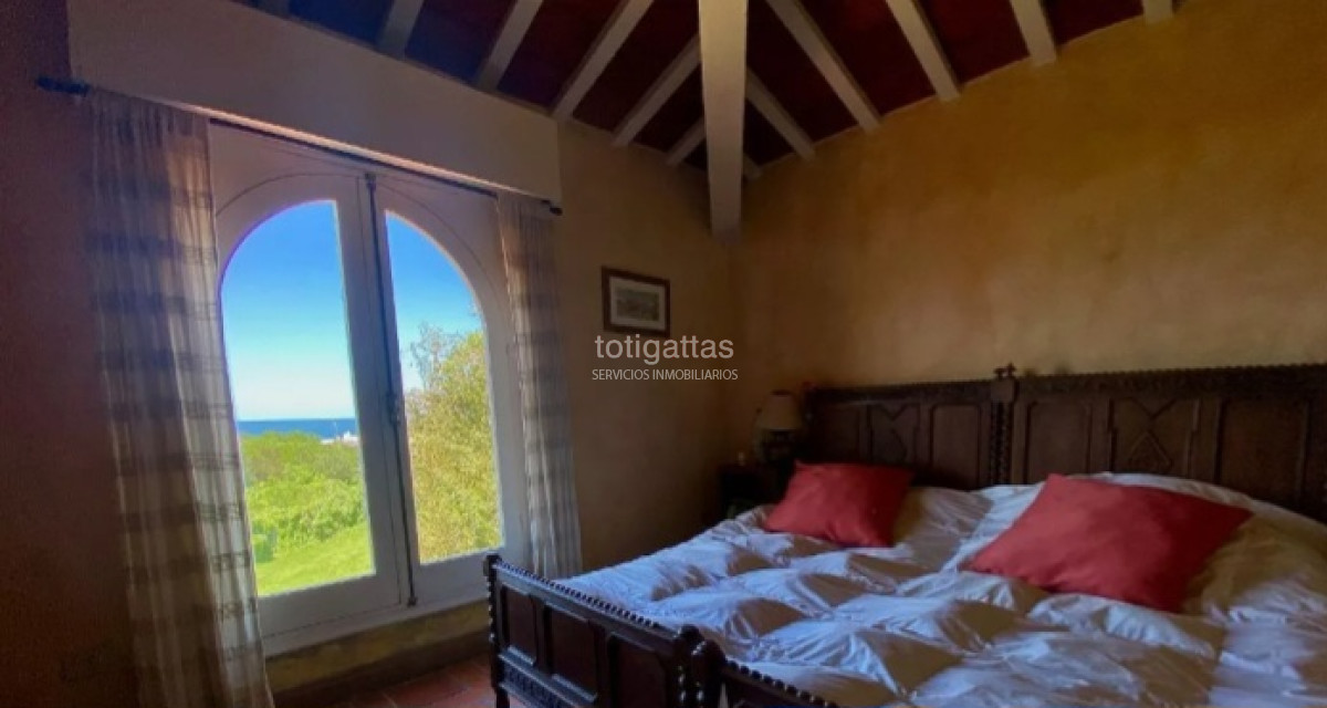Casa ID.1494 - Vista y cercania a la playa