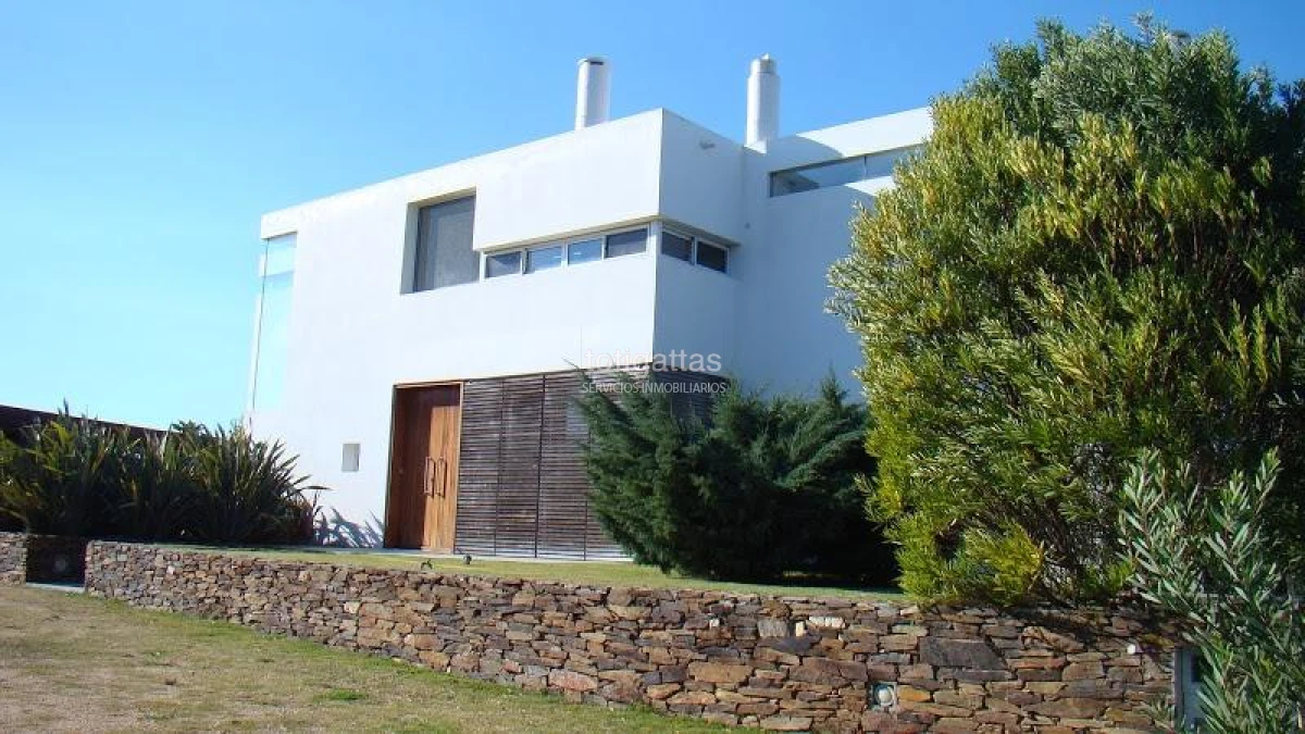 Casa ID.593 - La Familia