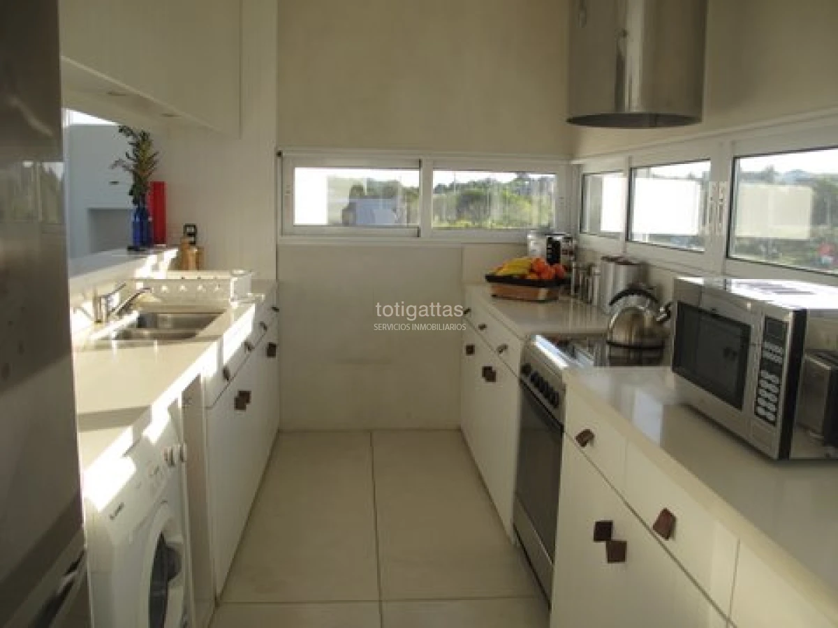 Casa ID.593 - La Familia