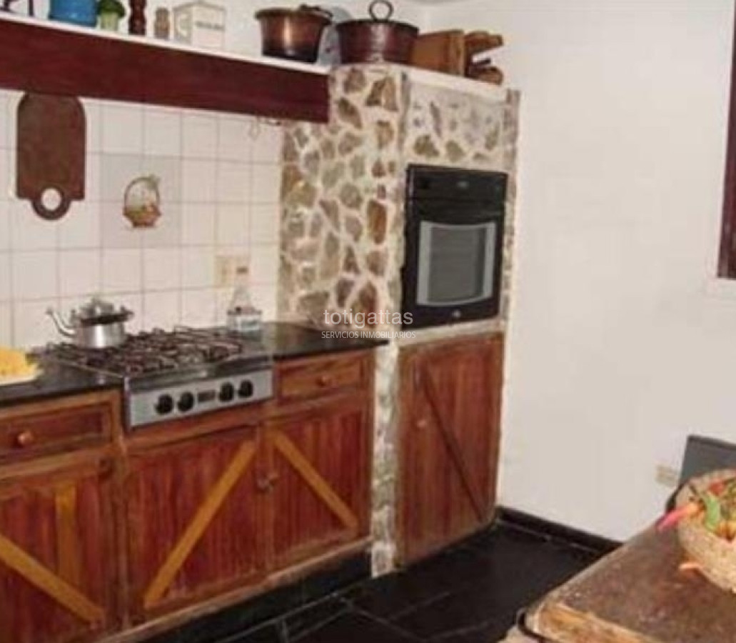 Casa ID.394 - Casa de Piedra