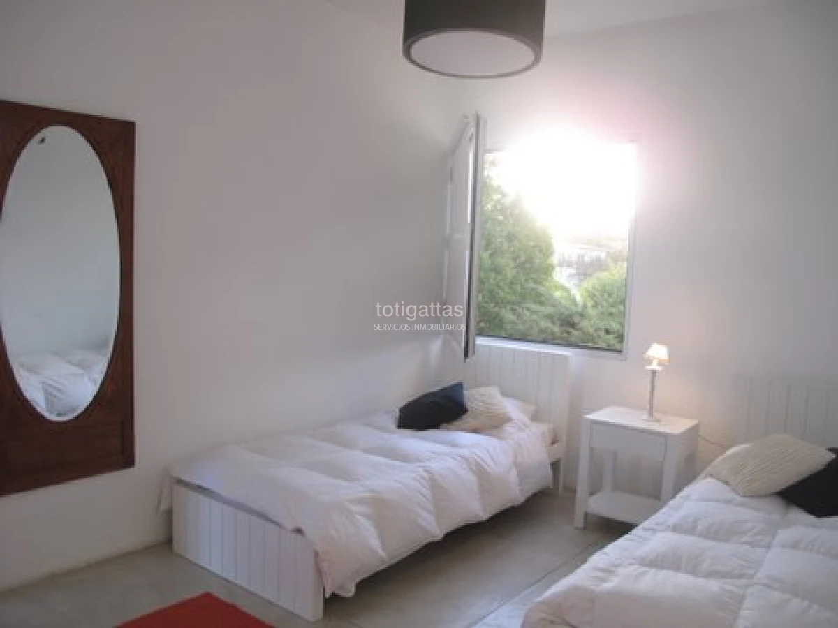 Casa ID.593 - La Familia