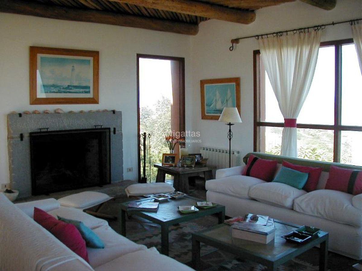 Casa ID.372 - Sea Witch