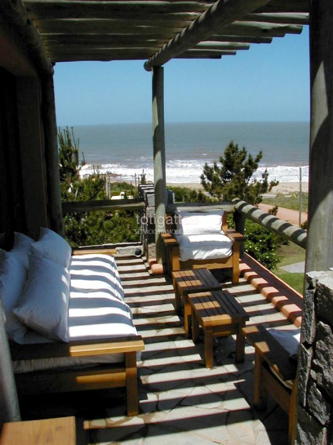 Casa ID.372 - Sea Witch