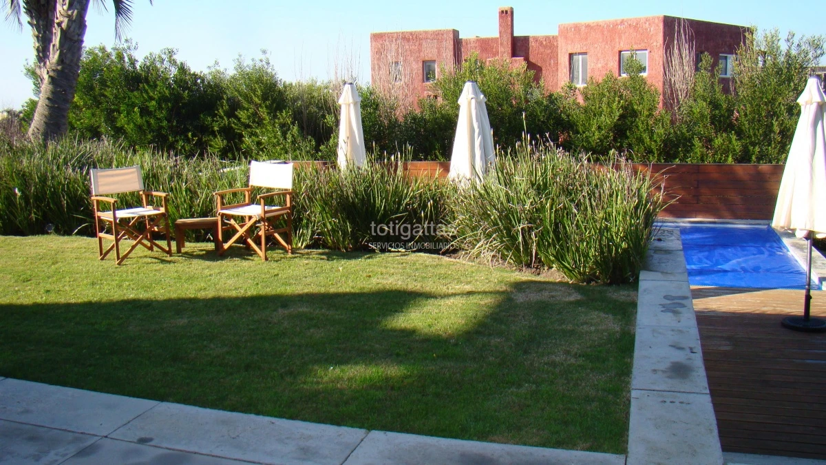 Casa ID.593 - La Familia