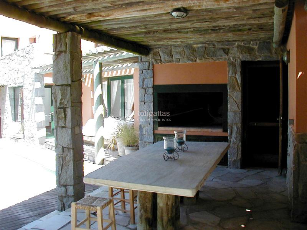 Casa ID.372 - Sea Witch