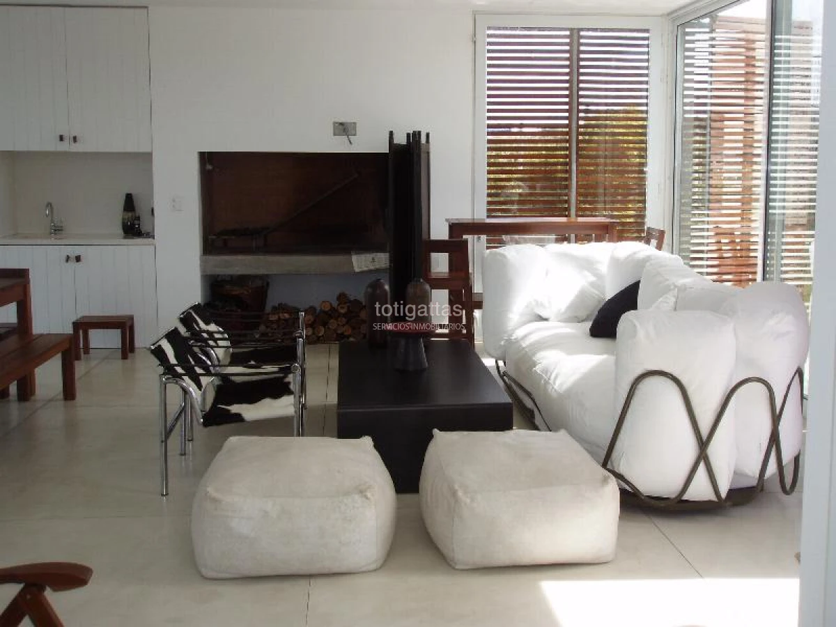 Casa ID.593 - La Familia