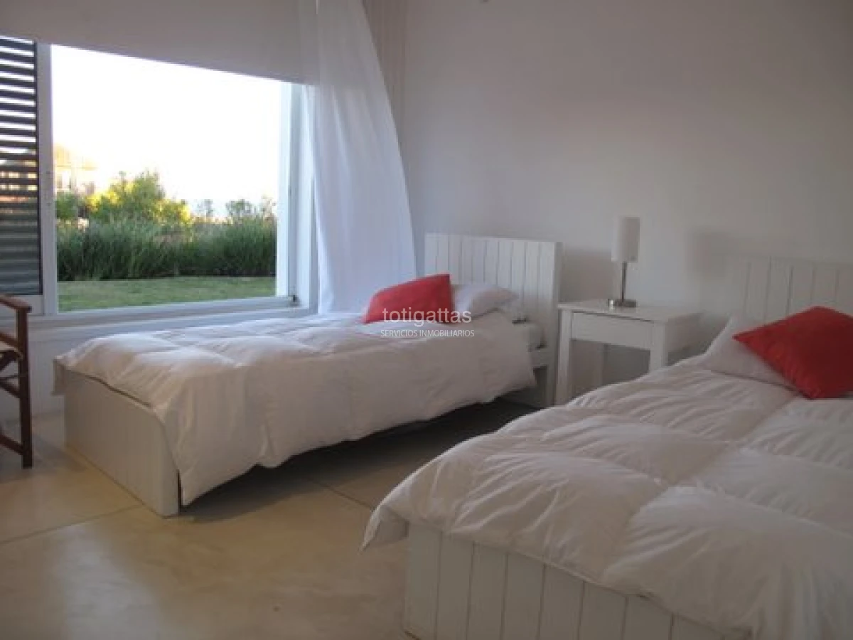 Casa ID.593 - La Familia