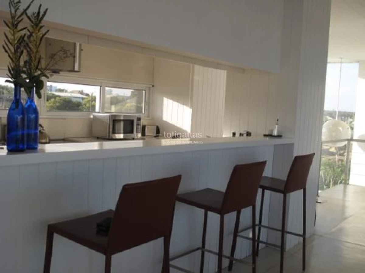 Casa ID.593 - La Familia