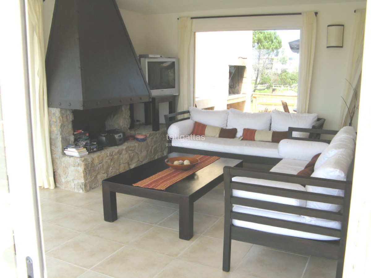 Casa ID.633 - Torre Piedra