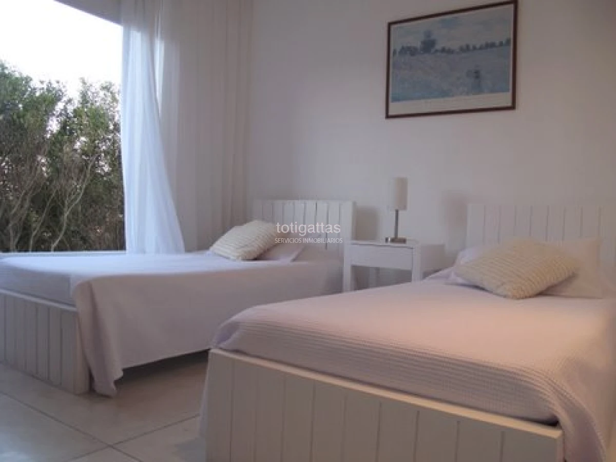 Casa ID.593 - La Familia