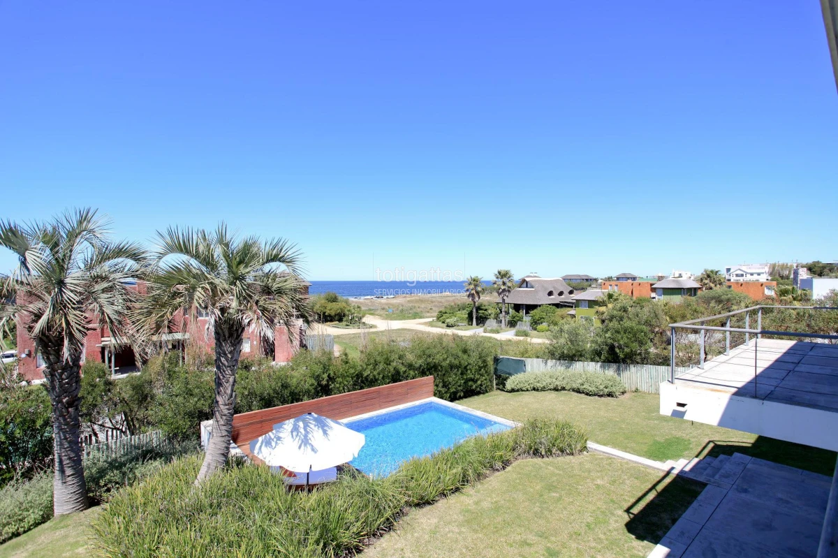 Casa ID.593 - La Familia