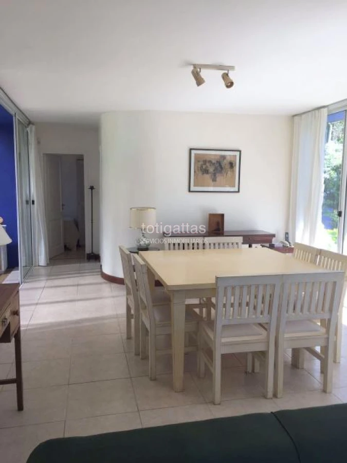 Casa ID.868 - Casa Azul y Piedra
