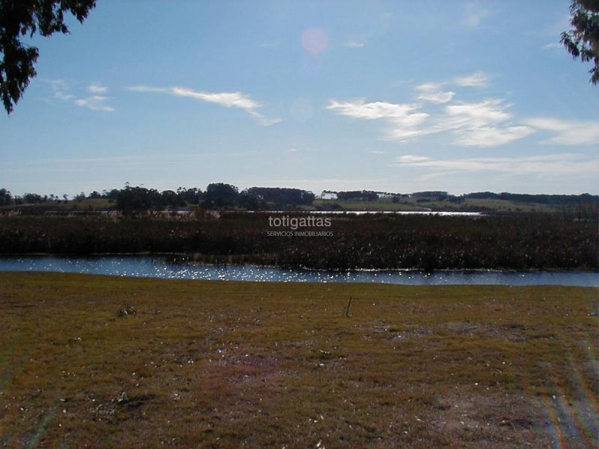 Casa ID.235 - Casa de Piedra - Fiorito