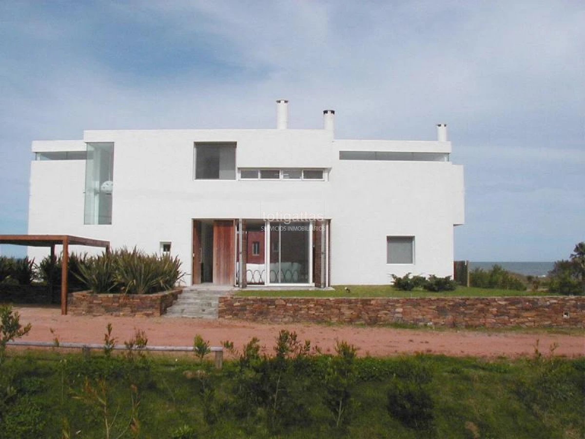 Casa ID.593 - La Familia