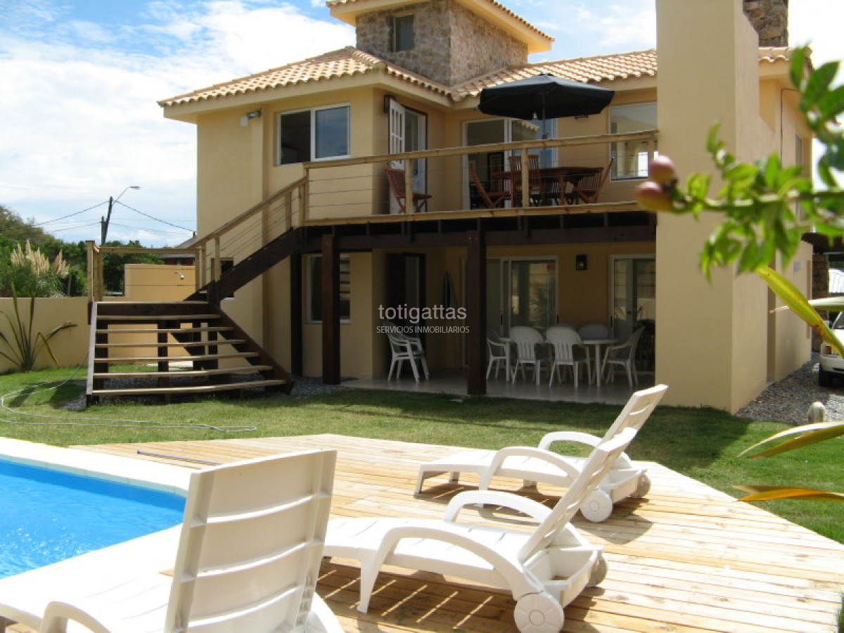 Casa ID.633 - Torre Piedra